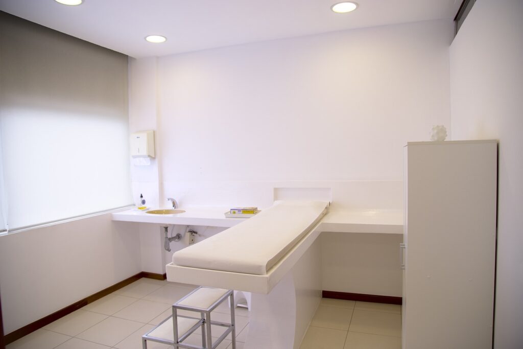 Hygiene im Gesundheitswesen: Warum Thermodesinfektion und Wasseraufbereitung heute unverzichtbar sind.